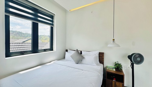 Studio Double with Bathtub