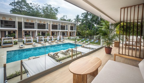 Deluxe Room, Pool View