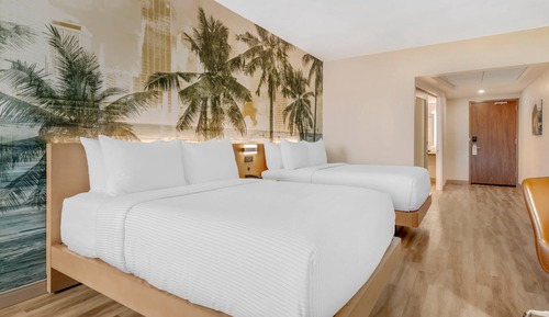 Room, 2 Queen Beds, Accessible, Non Smoking (Roll-In Shower)