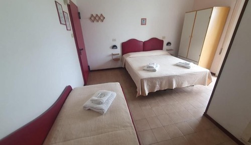 Economy Triple Room