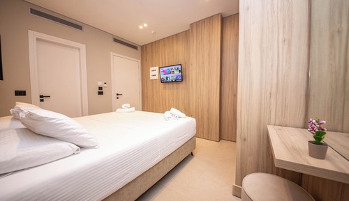 Deluxe Double Room, Balcony, Partial Sea View