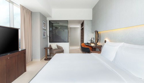 Superior Room, 1 King Bed, Executive Level