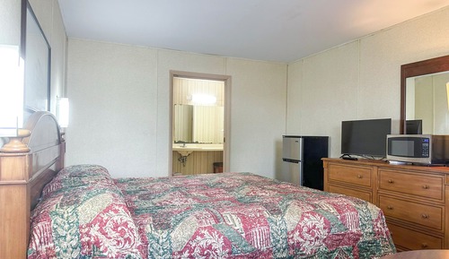 Suite, 1 King Bed, Smoking