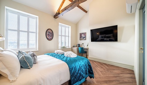 Classic Room, 1 King Bed