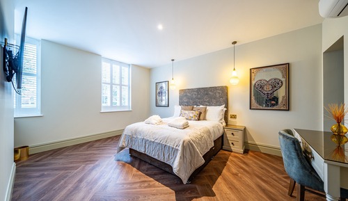 Classic Room, 1 King Bed