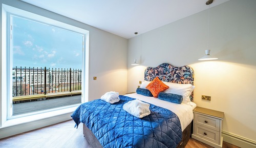 Deluxe Room, 1 King Bed, Balcony