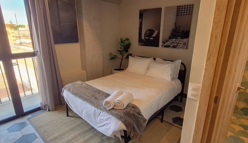 Deluxe Studio