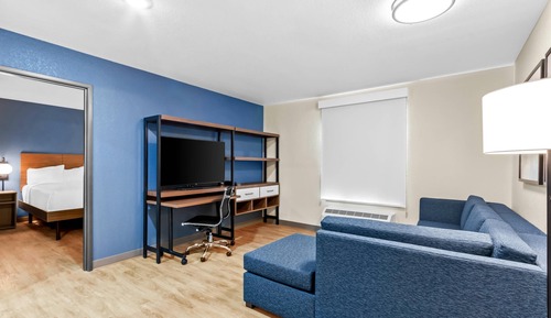 Suite, 1 King Bed, Non Smoking