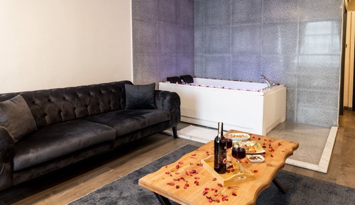 Luxury Suite, City View