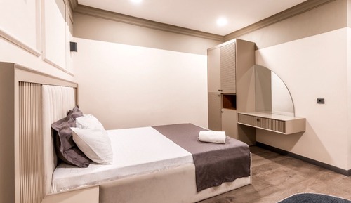 Standard Triple Room, City View