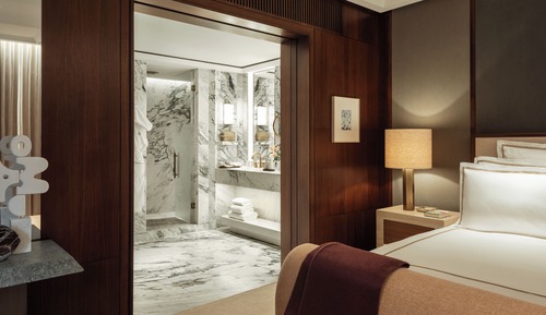 Deluxe Mews Suite