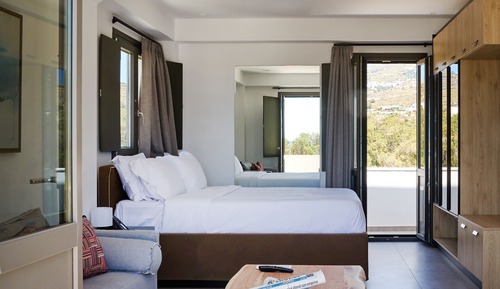 Seaside two-bedroom Maisonette