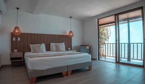 Suite, Sea View