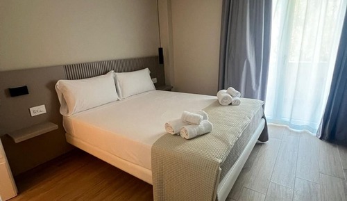 Comfort Room, Balcony, Partial Sea View