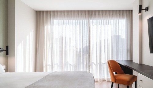 One-Bedroom Comfort Apt. with Sofa Bed
