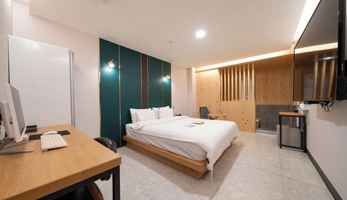 Premium Double Room, City View