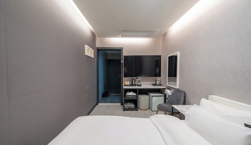 Standard Double Room, City View
