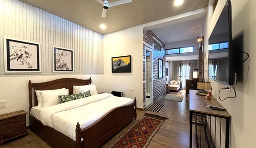 Luxury Suite