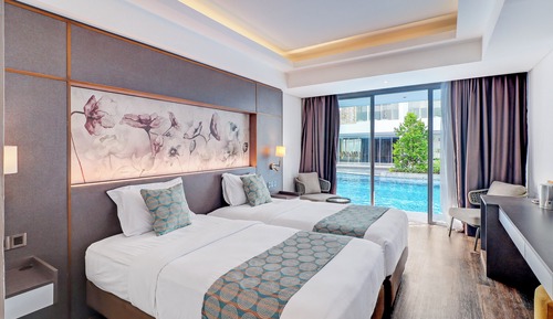 Suite Twin with Pool Access
