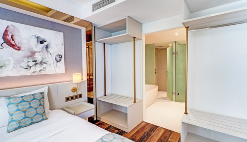Junior Suite with Pool Access