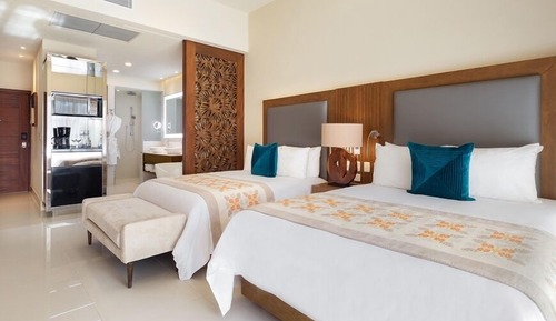 Deluxe Studio Oceanfront w/Deep Soaking Tub