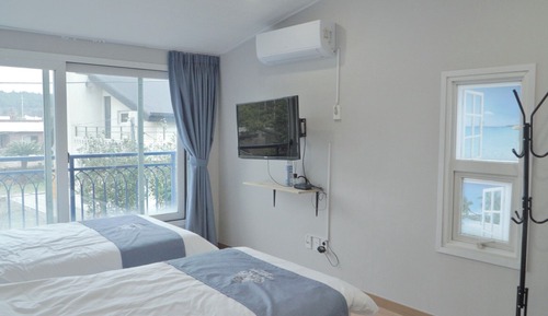 Deluxe Room, Multiple Beds, Non Smoking