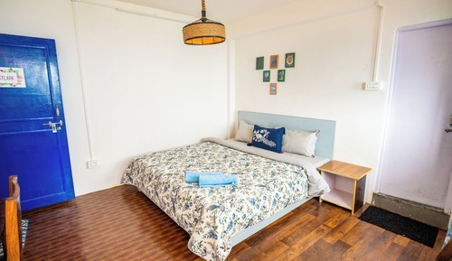 Standard Double Room, Balcony, Mountain View