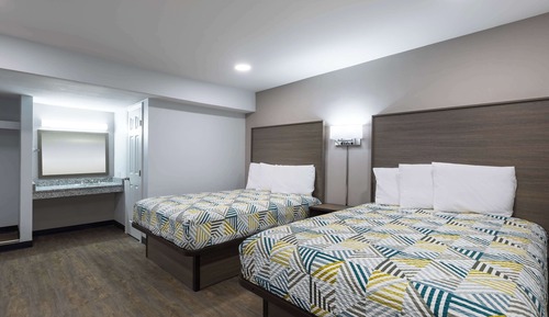 Standard Suite, 2 Queen Beds, Non Smoking, Kitchenette