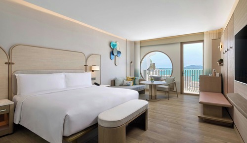 Deluxe Room, 1 King Bed with Sofa bed, Non Smoking, Sea View