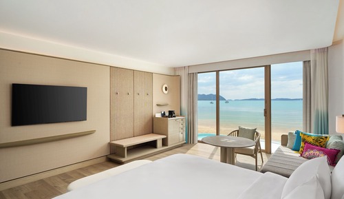Oceanfront, 1 King Bed