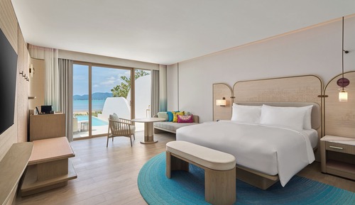 Beachfront Pool Suite, 1 King Bed