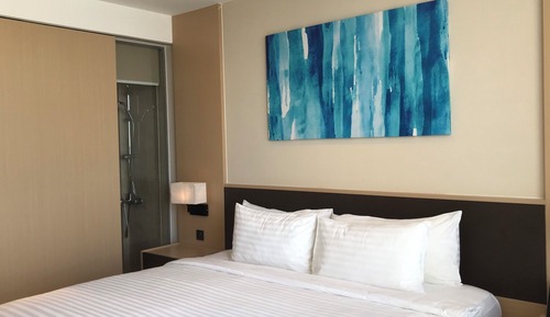 Basic Room, 1 King Bed, Balcony, Beach View