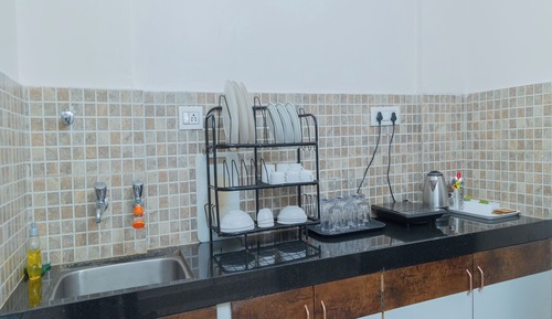 One-Bedroom Apartment with Twin Bed and Mountain View