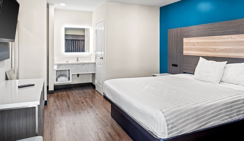 Double Room, 1 King Bed