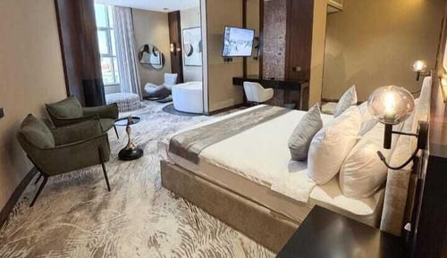 Presidential Suite, 1 Bedroom, Kitchenette, City View