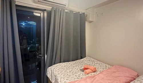 SHORE2 Residences Near moa, facing swimming pool