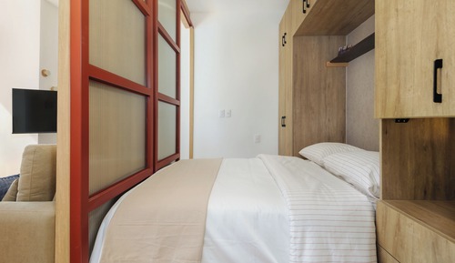 Comfort Condo, City View