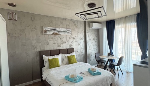 Deluxe Studio, Partial Sea View