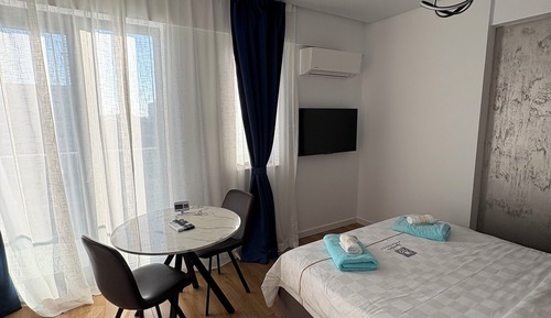 Deluxe Studio, Partial Sea View