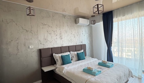 Deluxe Studio, Partial Sea View