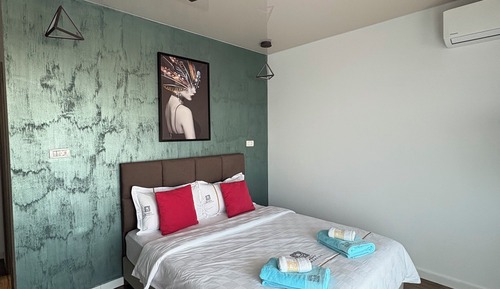 Deluxe Studio, Partial Sea View