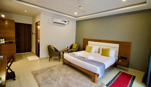 Premium Double Room, Balcony, Pool View