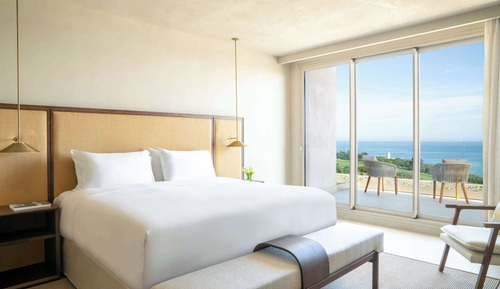 MEDITERRANEAN POOL SUITE 1 Bedroom King 190sqm