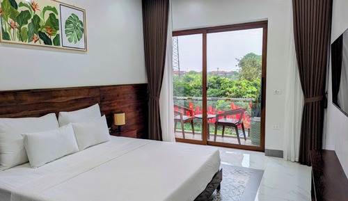 Deluxe Double Room, 1 King Bed, Garden View