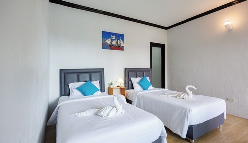Superior Twin Room, Pool View