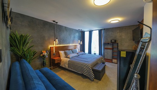 Deluxe Studio Suite
