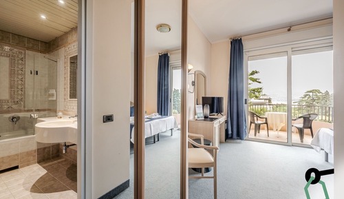 Superior Double Room, Balcony, Lake View