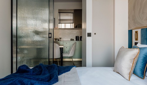 Deluxe Apartment