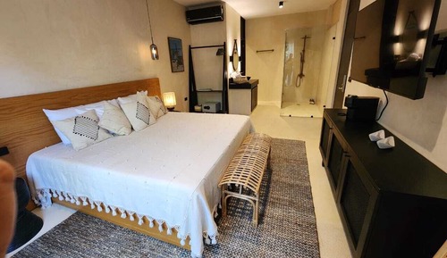 Suite, Garden View