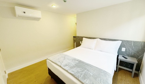 Economy Room